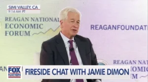 Jamie Dimon, konsernsjef i JPMorgan Chase, under en pressekonferanse – brukt i artikkel om hans advarsel om mulig gjeldskrise i USA.